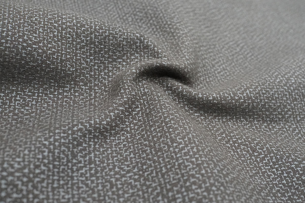 Polyester Warp-Knitted Velvet Soft Feelling Sofa and Curtain Upholstery Fabric Suitable for Home Furniture